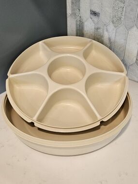 Tupperware 1665 & 1666 Vintage Vegetable Serving Container Almond